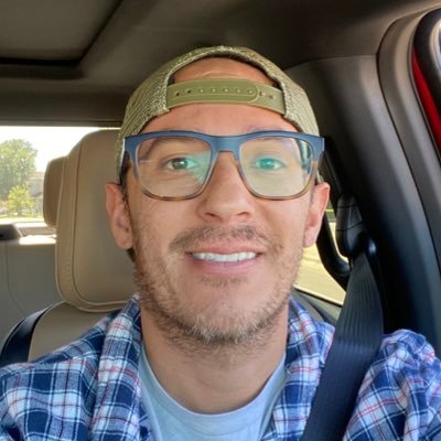 I like buying Twitter art. 🎨 🖼 I wrote a children’s nursery rhyme.📖 Buy it on Amazon - https://t.co/yXcjX1tZEf Boutique Investment Bank Cofounder of @sellwithfounder
