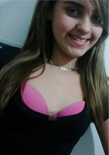 Por isso estou aqui vim cuidar de você, te proteger, te fazer sorrir, te entender, te ouvir! [...] Vou secar qualquer lágrima que ousar cair,, ♪♫