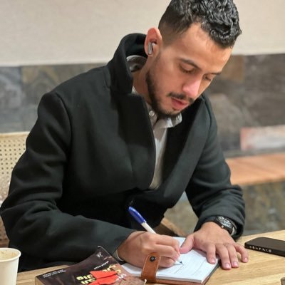 كاتب سينمائي🎬 اميل لطابع الأجنبي والحبكة الدرامية الكتابة عالمي والاوسكار حلمي💛❤️ ( وسيعطيك ربك حتى ترضى)