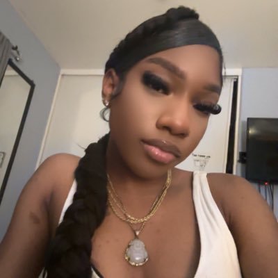 YallBeTw3akin's profile picture. 𝐐𝐮𝐞𝐞𝐧 𝐨𝐟 𝐑𝐞𝐭𝐰𝐞𝐞𝐭𝐬: 𝐌𝐮𝐬𝐢𝐜, 𝐌𝐞𝐦𝐞𝐬 & 𝐒𝐭𝐫𝐢𝐜𝐥𝐲 𝐋𝐚𝐮𝐠𝐡𝐬 𝐎𝐯𝐞𝐫 𝐇𝐞𝐫𝐞