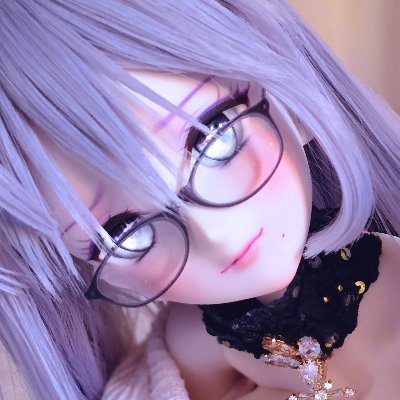 ☔ A timid doll owner. 👓🐈⬛ I love dolls, cats, mecha/sci-fi, and video games! | ENG (OK) / JPN (DeepL) | 🎨 Art Acc: @maidkittea