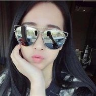 困っている人を助けたくて現金プレゼントをします。毎日現金を分配中。当垢フォローでエントリー。配布会場▶https://t.co/LQEerbRunQ
