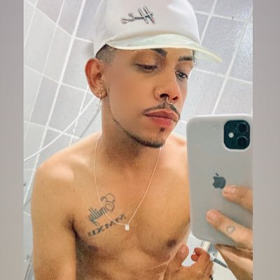 andreblz24's profile picture. 