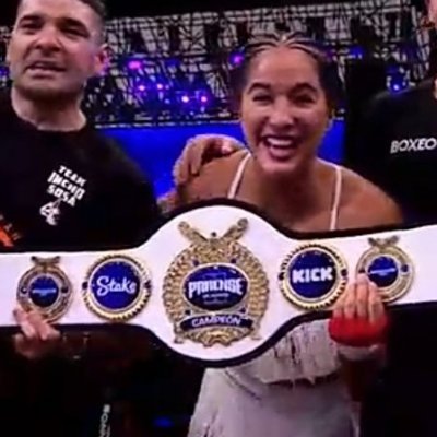 👼13/10/2019 la conoci a flor la+👑& me menciono 13/01/23 💛 -
🏆Campeona: Bailando 2X Combate 3X Parense de manos II 🥊
🎤 Solista