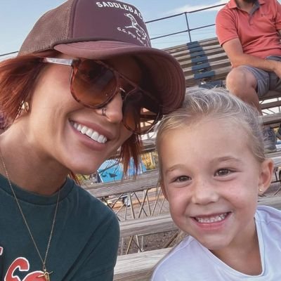 nicolepoteet2's profile picture. love dogs modeling