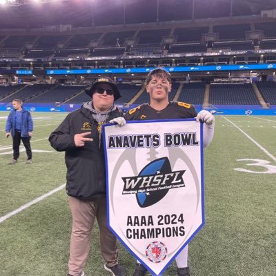 DennisEllis65's profile picture. 6’3 300lbs g,c,t c/o2025🇨🇦. Dakota Collegiate #RRFAM oline Dennisellis409@gmail.com. 204-804-8416