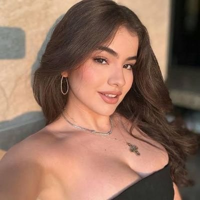 The world is good when you live beautifull! Ask for friendship's 👩❤️👨 and fun🏊 I'm new here🫥
PLEASE FOLLOW BACK FOR FREE CHAT 🤳