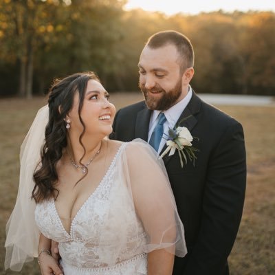 emjgbrooow's profile picture. Tortured by sleepless nights 🩶🪶🦩⚔️ | Equalist | MSW | ♌️ | #Spoonie 💩| #MillennialSwiftie 🫶🏻🐍 Red tour ‘13🧣