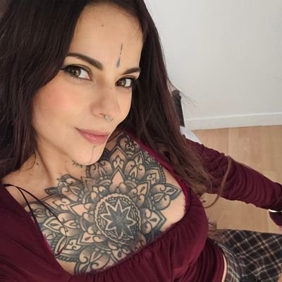 la__feebleue's profile picture. 𝐌𝐨𝐝𝐞𝐥 𝐩𝐡𝐨𝐭𝐨𝐠𝐫𝐚𝐩𝐡𝐲 🌸