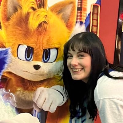 Be gentle, i’m a sonic fan | Cosplay Coordinator for @SonicExpo ♥️ links in my link tree! | 🤡