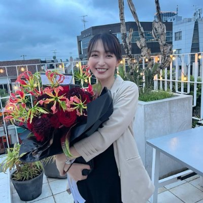 az__GZ5YbJvm's profile picture. Light up the beauty of the world with love and warmth