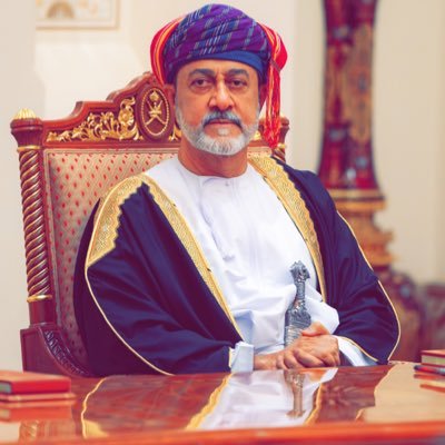 مُهتم اتحادي/أ.دلشيخ بندر بليله/فتئ يعشق اللون الرمادي تأيه ف عالم يدعى عالم الصمت /واحب المطر والورد والرسائل المطمنه والامنيات وفنجان القهوه والمزاج الرايق♥️.