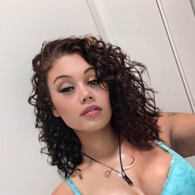 Naughty Goddess 🔥💋 || Custom Requests $ || Message me to get my Dropbox content || $60 FaceTime session || Available for meet ups
