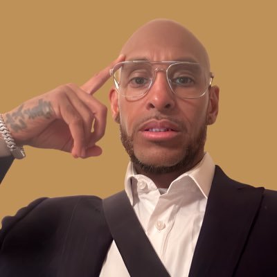💎 “Creator of THE Diamond Coaching System™ | Founder of the FlyOnes Movement. Helping entrepreneurs level up in life & business through mindset mastery.✨