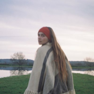 Gabrielle Aplin Profile