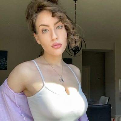 bien chaude et coquine 😋😏
Appui sur suivre et je vais refaire ta soirée