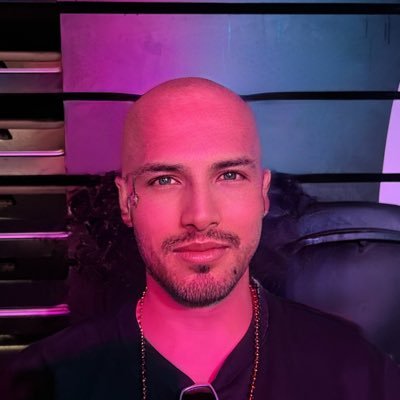 i’m hilarious | @twitch partner | “CHATTING” @gamersupps | videographer | business: aucheezybusiness@gmail.com | more active on other socials