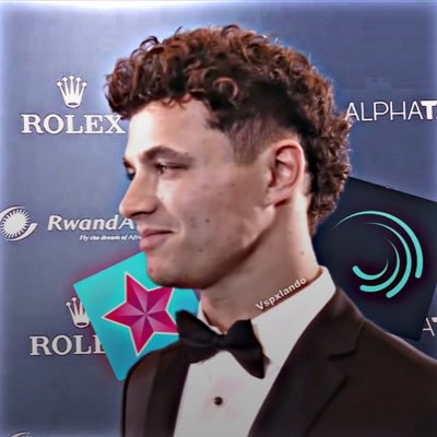 Vspxlando's profile picture. She/her - LN4 🧡