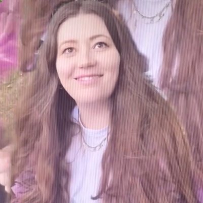 producing live comedy. writing comedy. and queer culture, mostly.
I no longer use the hellsite, find me on insta @ kellypiercy or link belowww