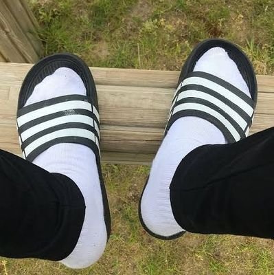 colouredXboy's profile picture. Life is too short for boring bios.