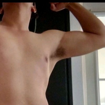 CompaBator's profile picture. Morboso buscando con quien jalar viendo porno y tomando chela, salir a marcar bulto, jalarla en cualquier lado