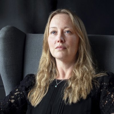 Neuroscience novel PATHWAYS @FleetReads. Art novel GIRL READING @ViragoBooks. Award-winning author. @WolseyWriters at @NewWolsey