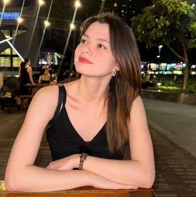 banana_fbfy's profile picture. ✨“Everything we know between us is enough”🐰🦦 ✨“I promise not to go, if you promise to stay”🐯🐹