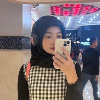 95syama's profile picture. 봄날 있겠죠; she/her