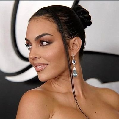 Georgina Rodriguez Fan Account.
DM for Enquires