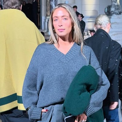Life is too short for bad beer and bad company🤝
Dutch-Spanish charm, global appeal ✨
Fashion Designer that will bring light to Metaverse 👗🧵