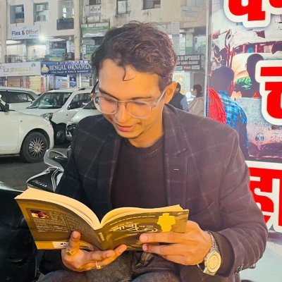 Poet/Shayar, Allahabadi, Proud Indian🇮🇳 Founder ~ @TeamVismrita ❤️ Animal lover🐾
ये सब श्रीकृष्ण की कृपा है मैं बस निमित्त मात्र हूँ।🙏🏻