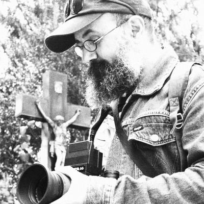 Journalist, Human rights researcher & activist
سیامک خسرویپور روزنامهنگار اقتصادی