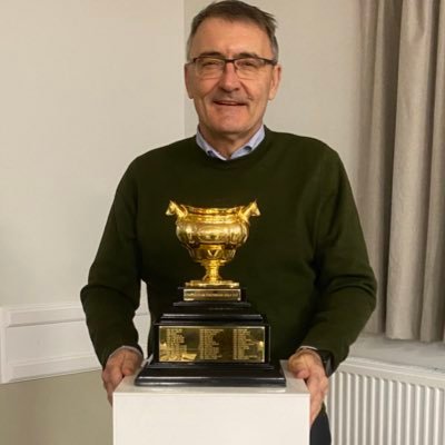 Retired teacher -now student of horse racing. Biggleswade FC, Southend & Ruth fan.2 loving hyenas. I have my principles and if you don't like them I have others