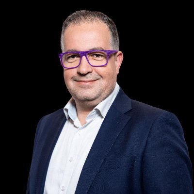 giscardlabs's profile picture. People & Technology Advisor