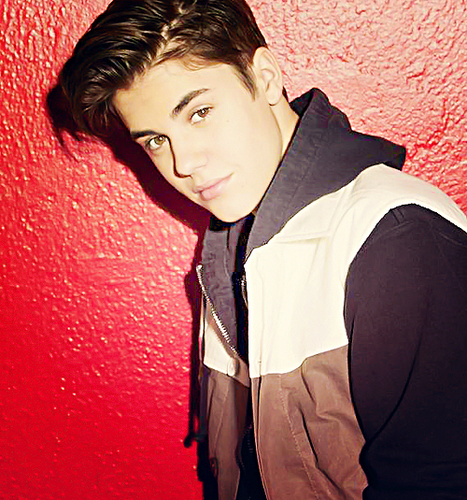 Ok, eu faria uma Bio bem inspirada, mas o Justin está me chamando para vermos Never Say Never abracadinhos :O. xoxo || I'm gonna live my life ♫ || SWAG