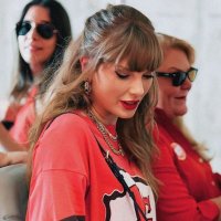 sarah (@moonligxr) 's Twitter Profile Photo sarah (@moonligxr) 's Twitter Profile Photo