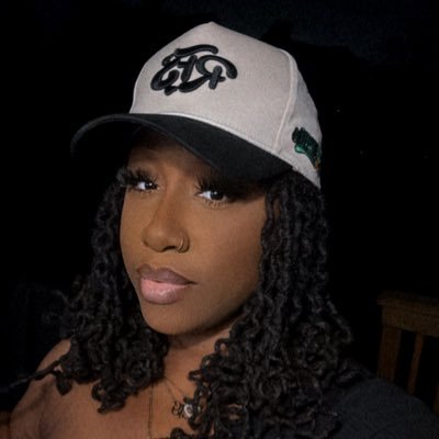 RESPECT FEMALE SNEAKERHEADS|AM13🐘| Shop: https://t.co/k3OC90mB8F | #NCAT & #GMU Alum| CompSci + CyberSecurity #blacktechtwitter | #blacklivesmatter |