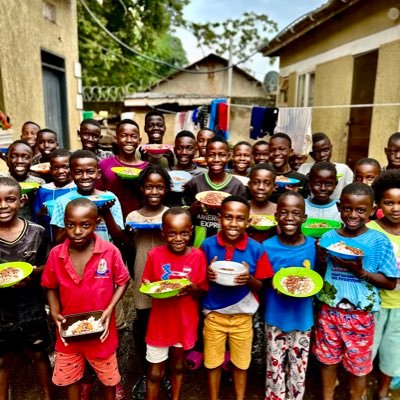 hi 👋 everyone we are the hypers kids Africa from Uganda🇺🇬 we are from street 😢 but we dance to change our life any amount you donate 👇👇we appreciate it 🙏