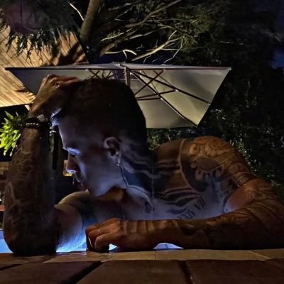 johnval1986's profile picture. 