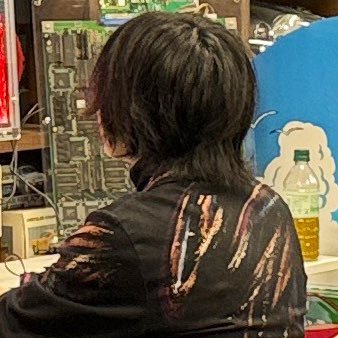 samosu18's profile picture. 東京で割と自由に暮らしてる人です/猫/ゲーム/舞台/ボードゲーム/ TRPG/服とか靴とかも好き/Live2D/design/N.halにいました/リア垢というやつですな