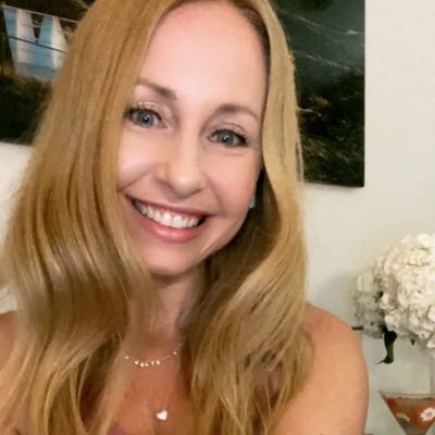 Wife, Mommy, Podcaster, Writer, Dog lover, Virgo ♍️ & Television junkie. LGBT+ ally 💜 Wannabe Californian & lover of NYC #VoteBlue 💙