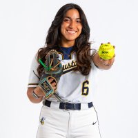 desi cuevas (@desareecuevas) Twitter profile photo