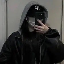 yarisaaa45's profile picture. 