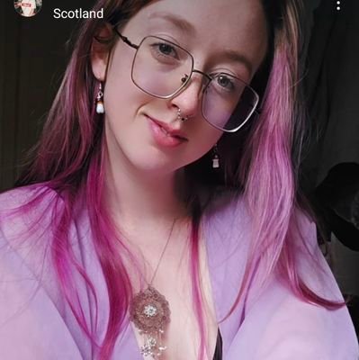 A 26 year old twitch streamer and 🌶 content creator ❤️🥰 Check out my beacons for my links!