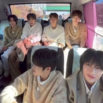 B1n0203's profile picture. 