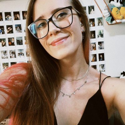 psicóloga, amante de f1, música, shows, séries, filmes, streamers e jogos.