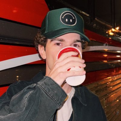 Official news and updates for @itsnoahescott!