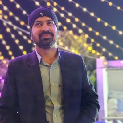 akbasera2011's profile picture. गैरों से सुनोगे तो मुझे बुरा ही पाओगे,
खुद आकर मिलोगे तो वादा रहा मुस्कुराकर जाओगे..!