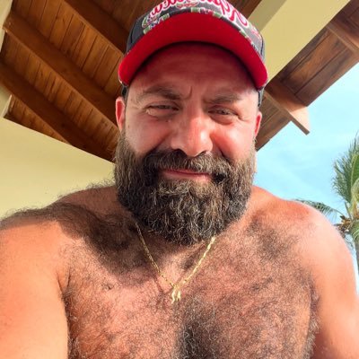 I’m 45 single gay man looking for friends and long term relationships the man that I can be with for the rest of my life, I like walking, watching