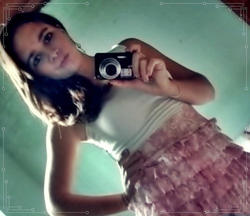 jgiroleta's profile picture. Apenas uma garota,com alegria de uma criança,Malicia de uma adolescente e os sentimentos de uma mulher..Seja o que for seja original & recuse imitações !!